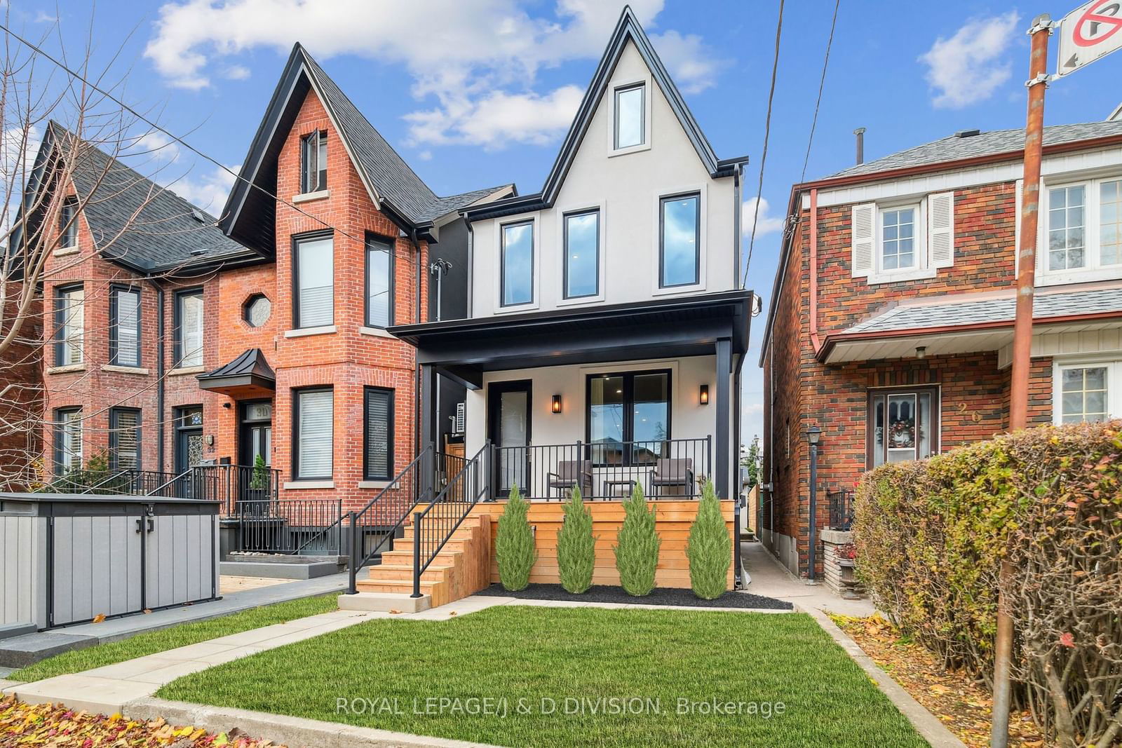 Detached House for sale at 28 Melville Avenue, Toronto, Dovercourt-Wallace Emerson-Junction, M6G 1Y2 - MLS: W11962963