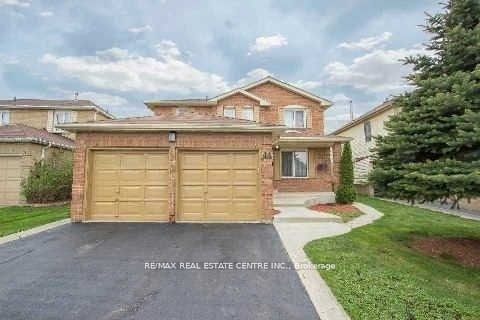 Detached House for lease at 44 Lilly Crescent, Brampton, Brampton South, L6Y 3K2 - MLS: W11963026