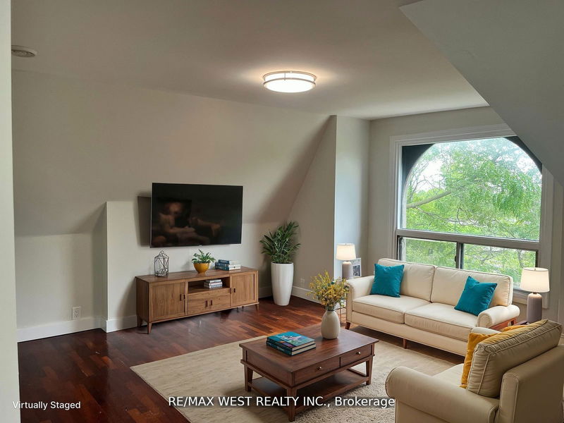 home for lease on Unit 4-96 Springhurst Avenue