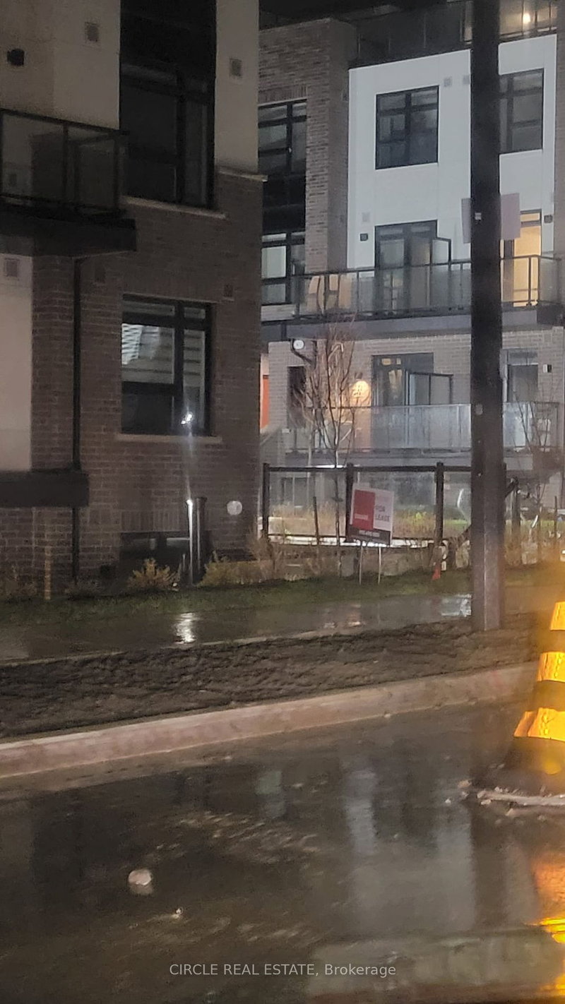 127 - 1569 Rose Way, Milton, L9T 7E7 | Image 2