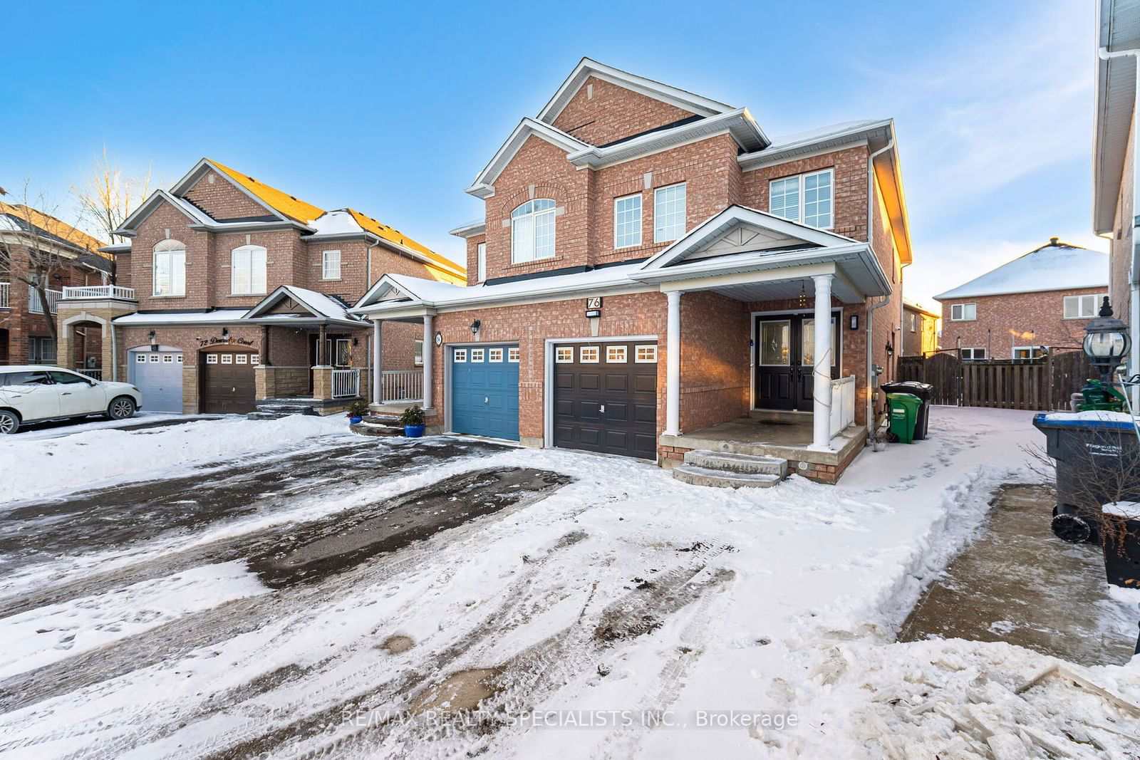 Semi-Detached House for sale at 76 Dewridge Court, Brampton, Sandringham-Wellington, L6R 3C1 - MLS: W11963173