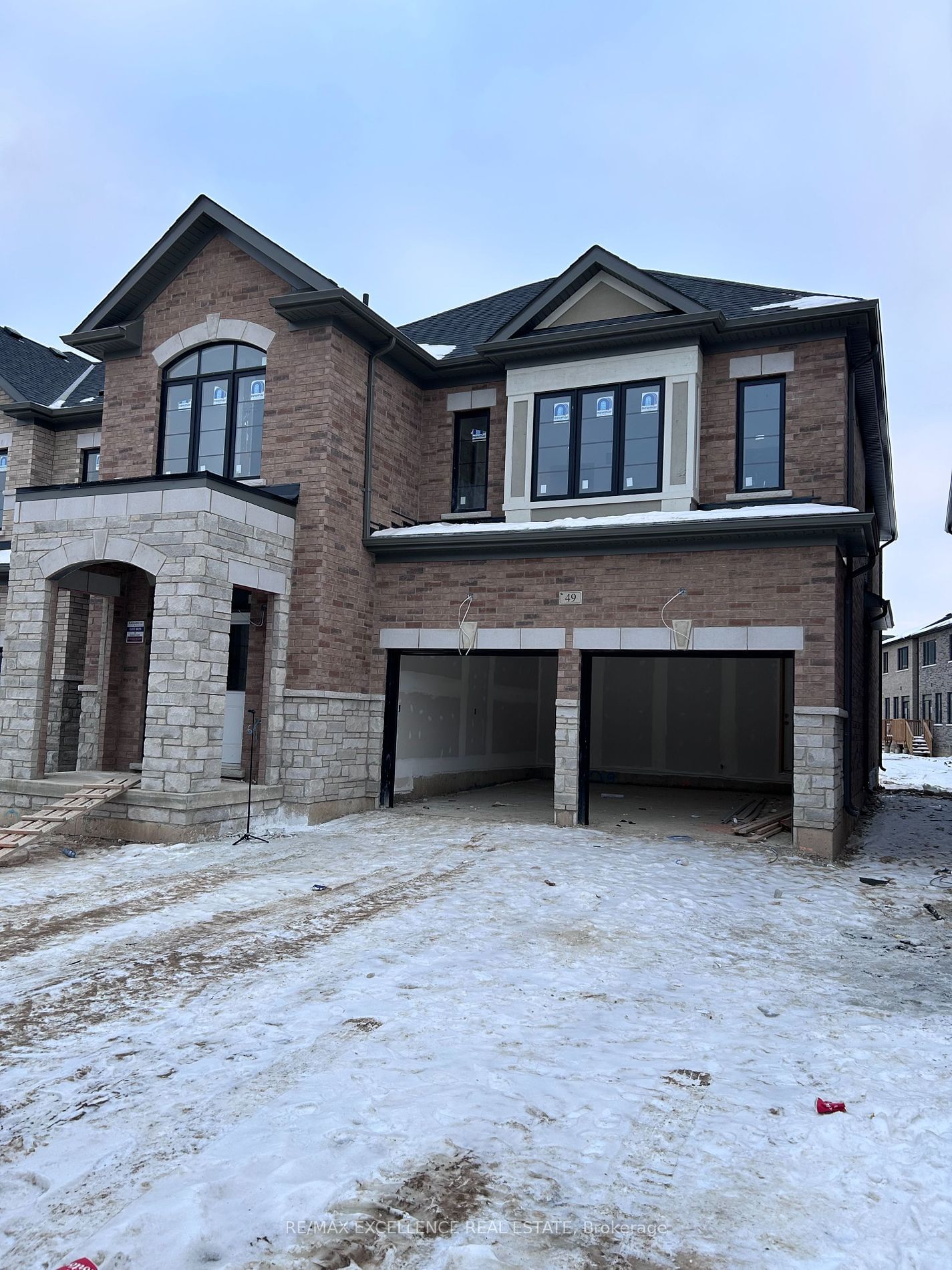 Detached House for sale at 49 Arnold Circle, Brampton, Northwest Brampton, L7A 0B8 - MLS: W11963320