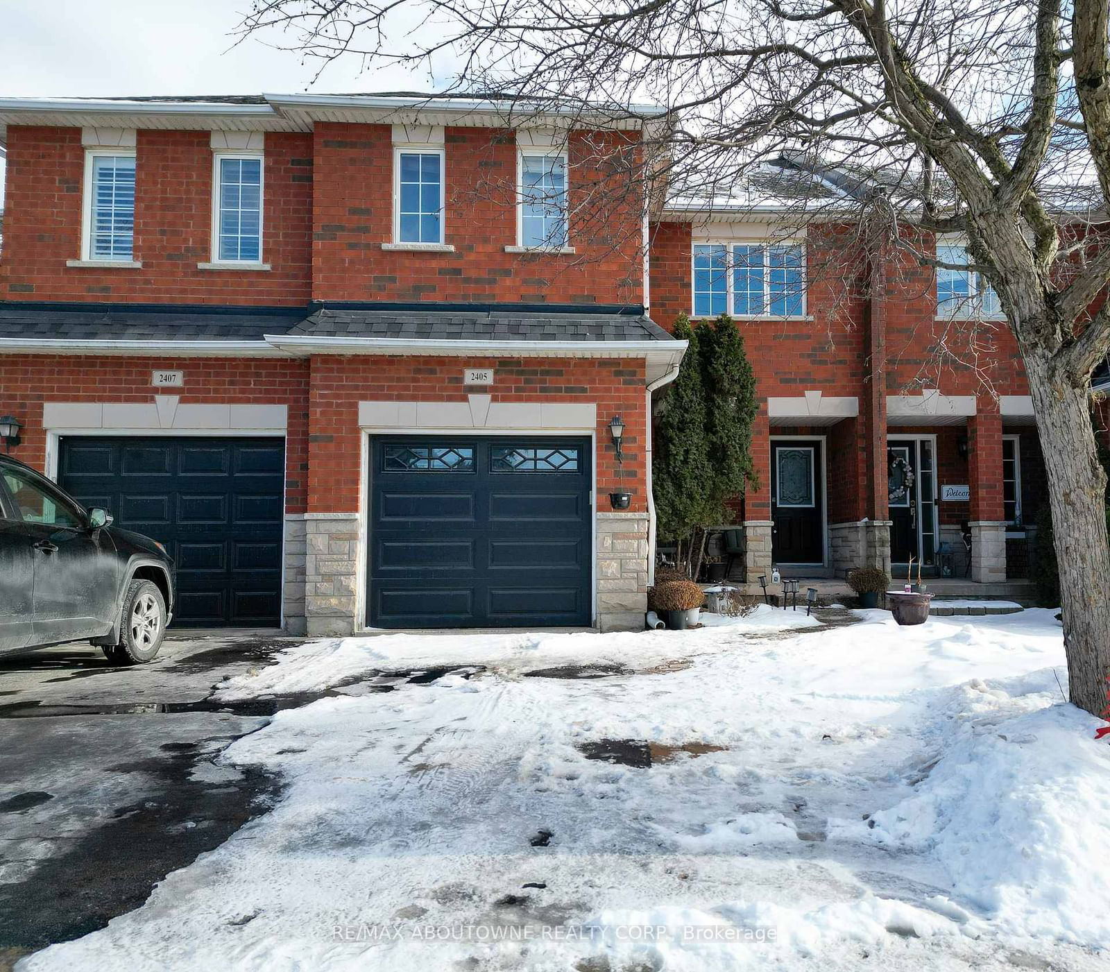 Townhouse for sale at 2405 Newcastle Crescent, Oakville, 1022 - WT West Oak Trails, L6M 4P8 - MLS: W11963360