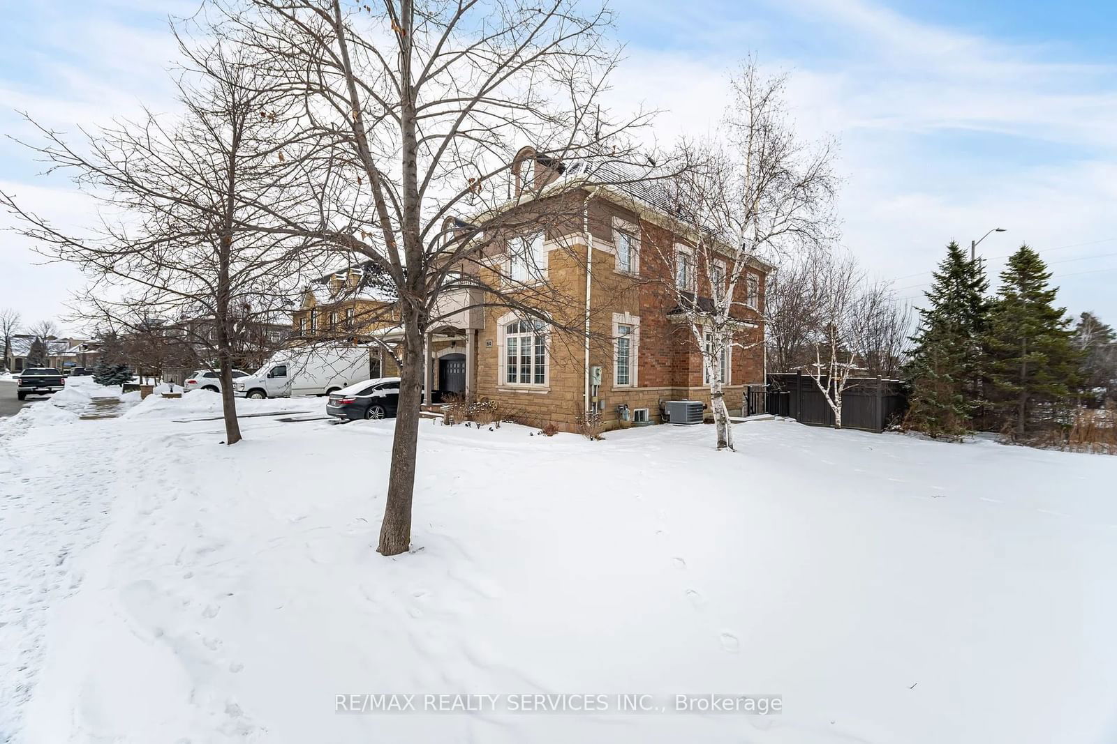 Detached House for sale at 64 Louvain Drive, Brampton, Vales of Castlemore North, L6P 1Y9 - MLS: W11963614