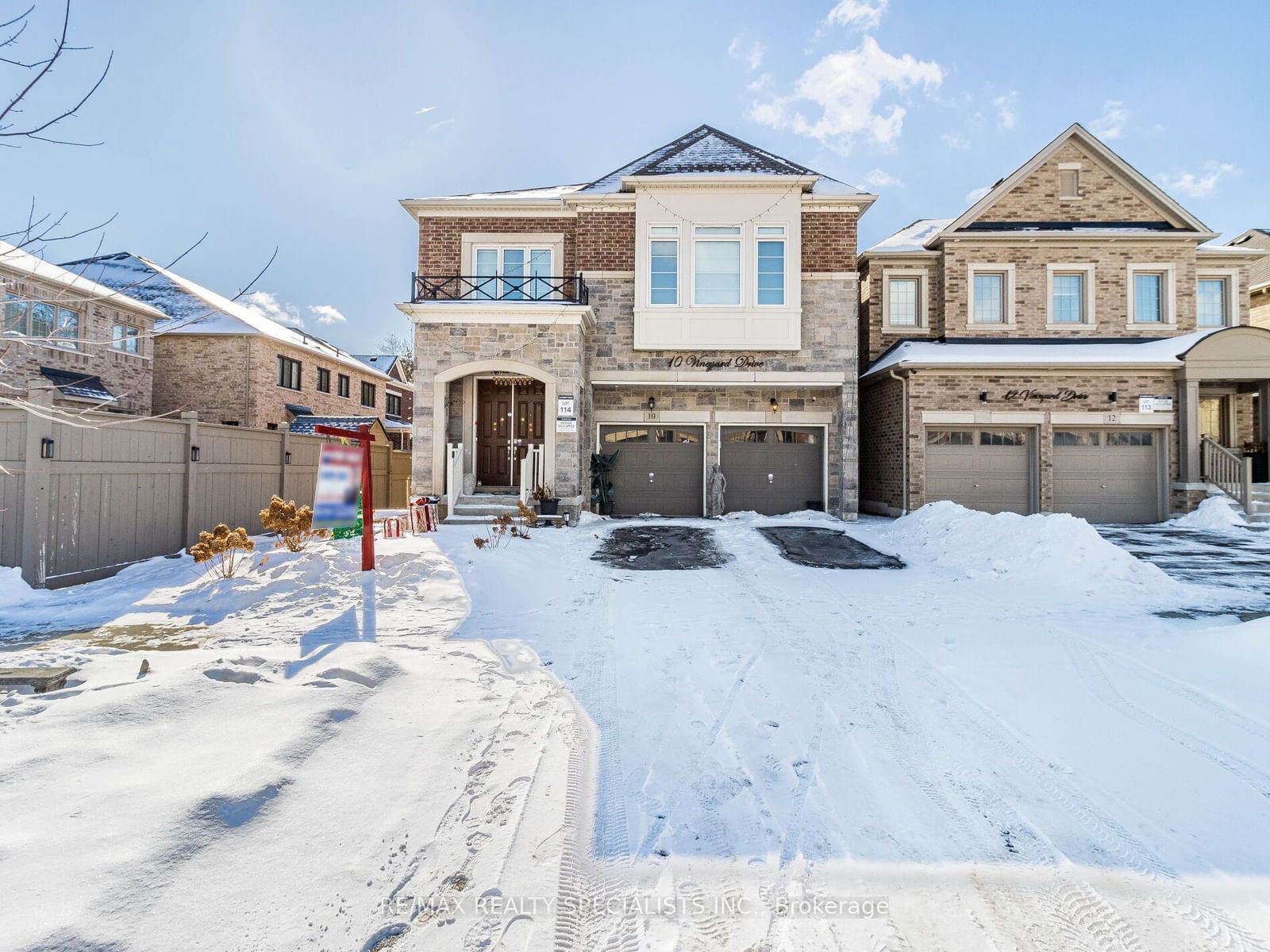 Detached House for sale at 10 VINEYARD Drive, Brampton, Bram West, L6Y 2A5 - MLS: W11963751