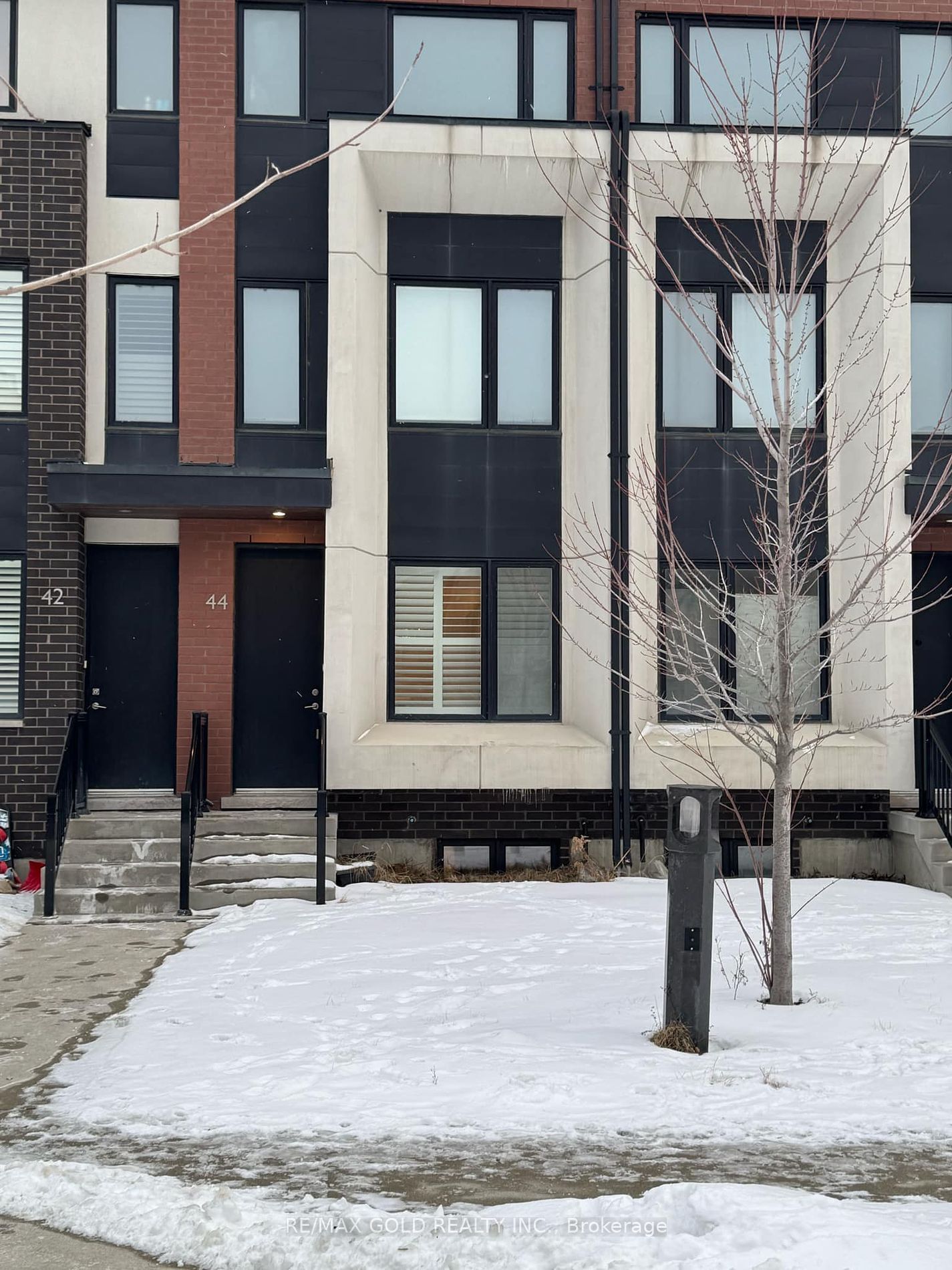 Townhouse for lease at 44 Sarah Jackson Crescent, Toronto, Downsview-Roding-CFB, M3K 0B6 - MLS: W11963788