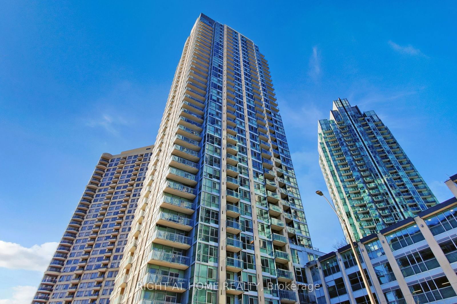 Condo for sale at 1204-225 Webb Drive, Mississauga, City Centre, L5B 4P2 - MLS: W11963902