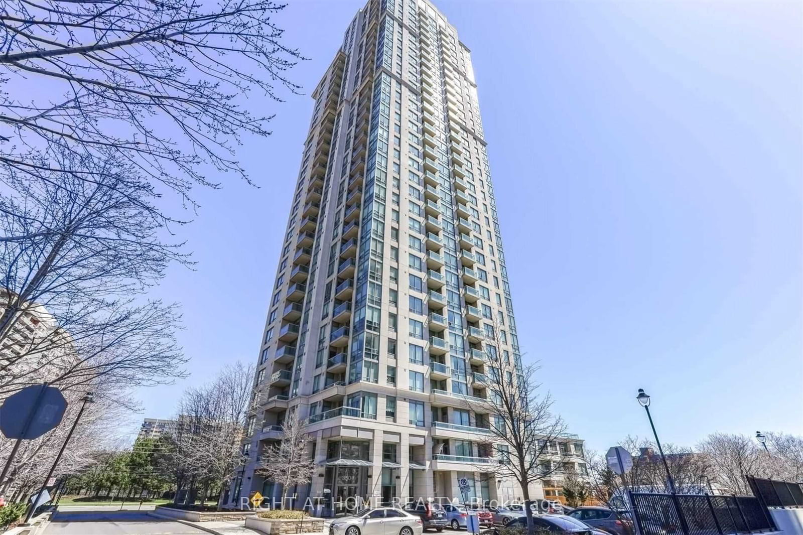 Condo for lease at 605-3504 Hurontario Street, Mississauga, City Centre, L5B 0B9 - MLS: W11964057