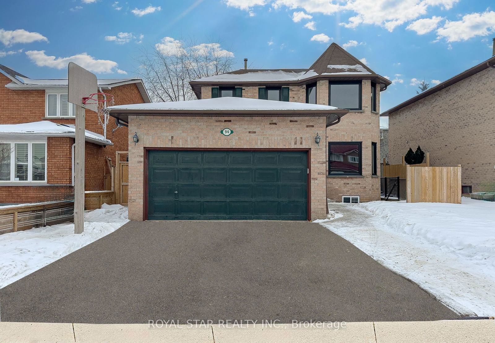 Detached House leased at 94 Sunforest Drive, Brampton, Heart Lake, L6Z 4V2 - MLS: W11964226