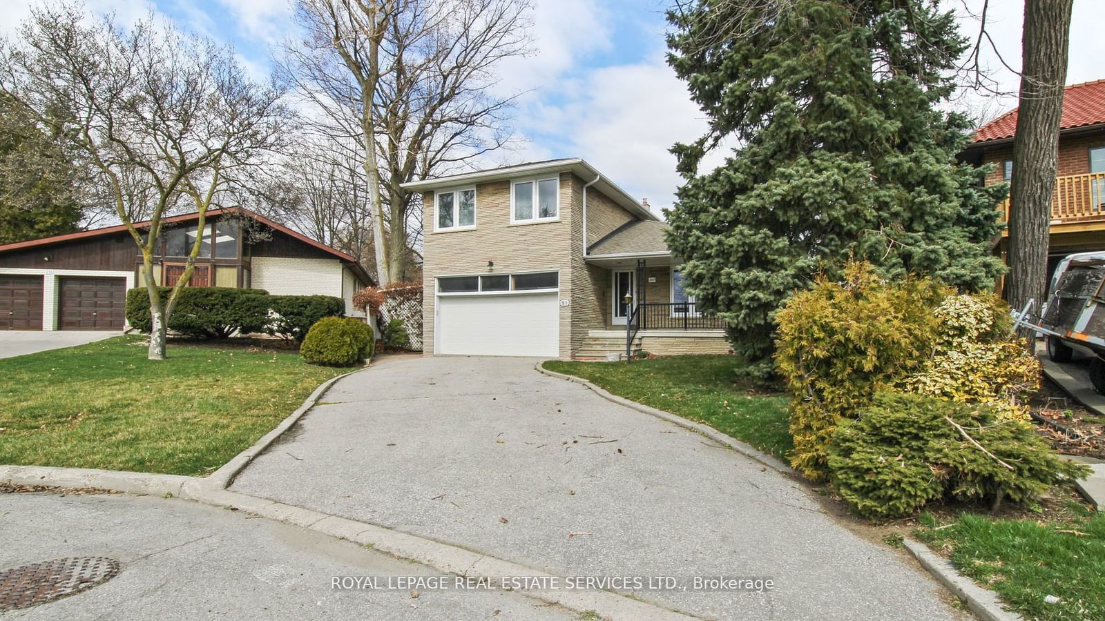 Detached House sold at 21 Pitkin Court, Toronto, Brookhaven-Amesbury, M6M 2P4 - MLS: W11964251