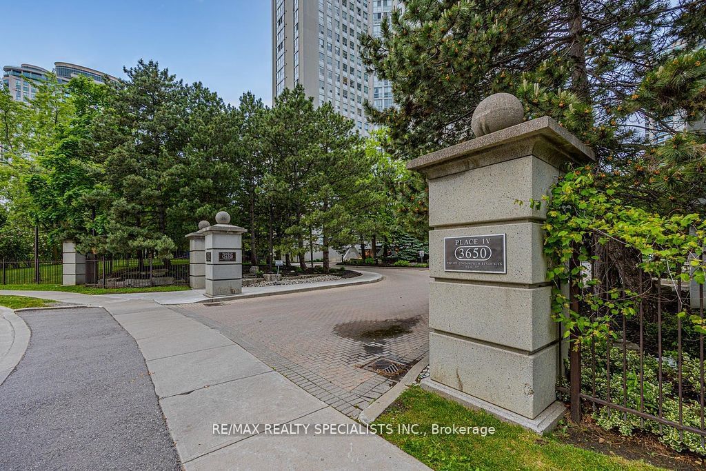 Condo for sale at 2301-3650 Kaneff Crescent, Mississauga, Mississauga Valleys, L5A 4A1 - MLS: W11964263