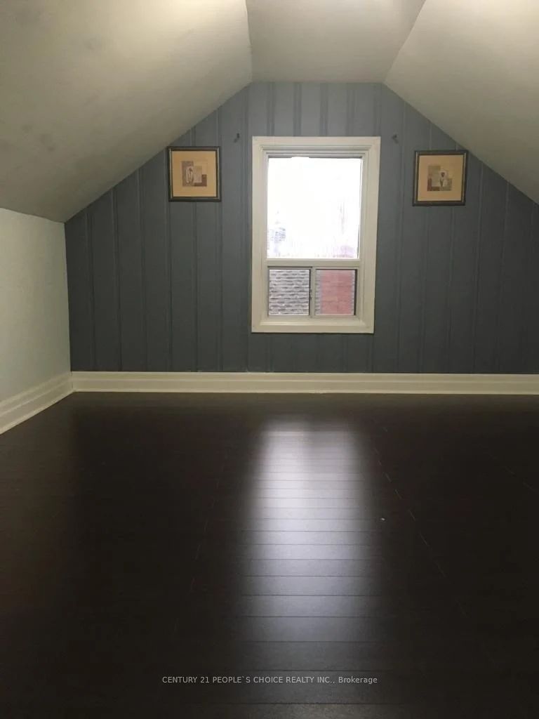 Upper - 186 Maurice Dr, Oakville, L6K 2W9 | Image 2