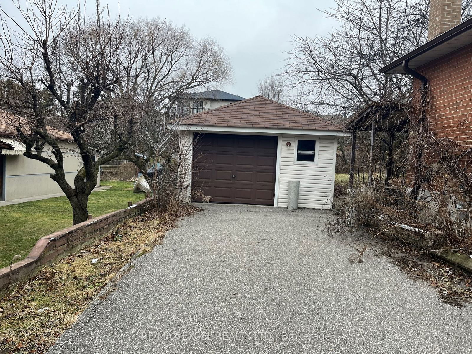 Detached House for lease at 90 Flamborough Drive, Toronto, Brookhaven-Amesbury, M6M 2R7 - MLS: W11964604