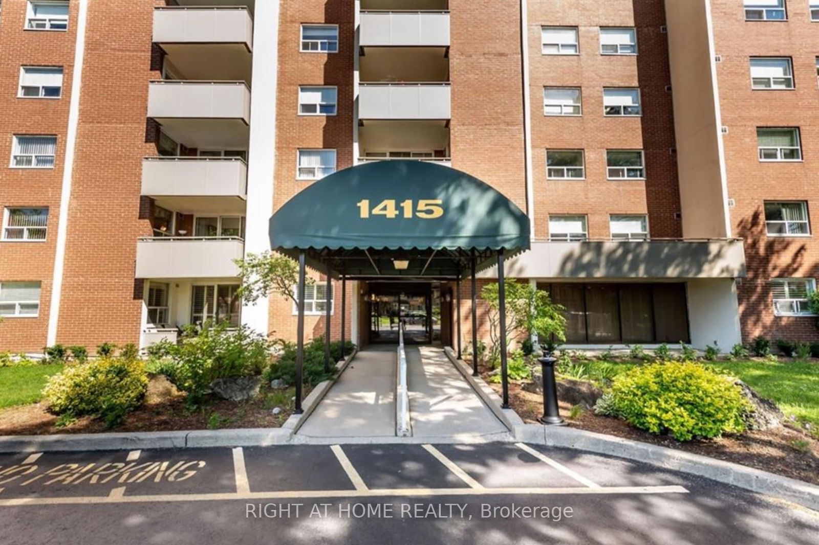 Condo for lease at 305-1415 Ghent Avenue, Burlington, Brant, L7S 1X4 - MLS: W11964686