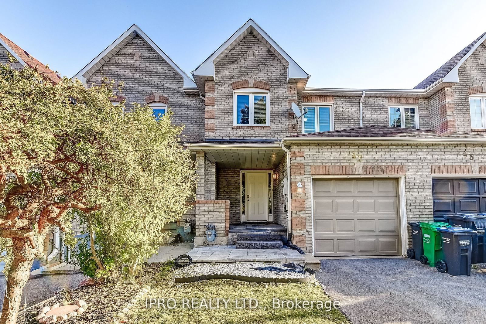 Townhouse for sale at 47 Muirland Crescent, Brampton, Northwood Park, L6X 4P4 - MLS: W11964694