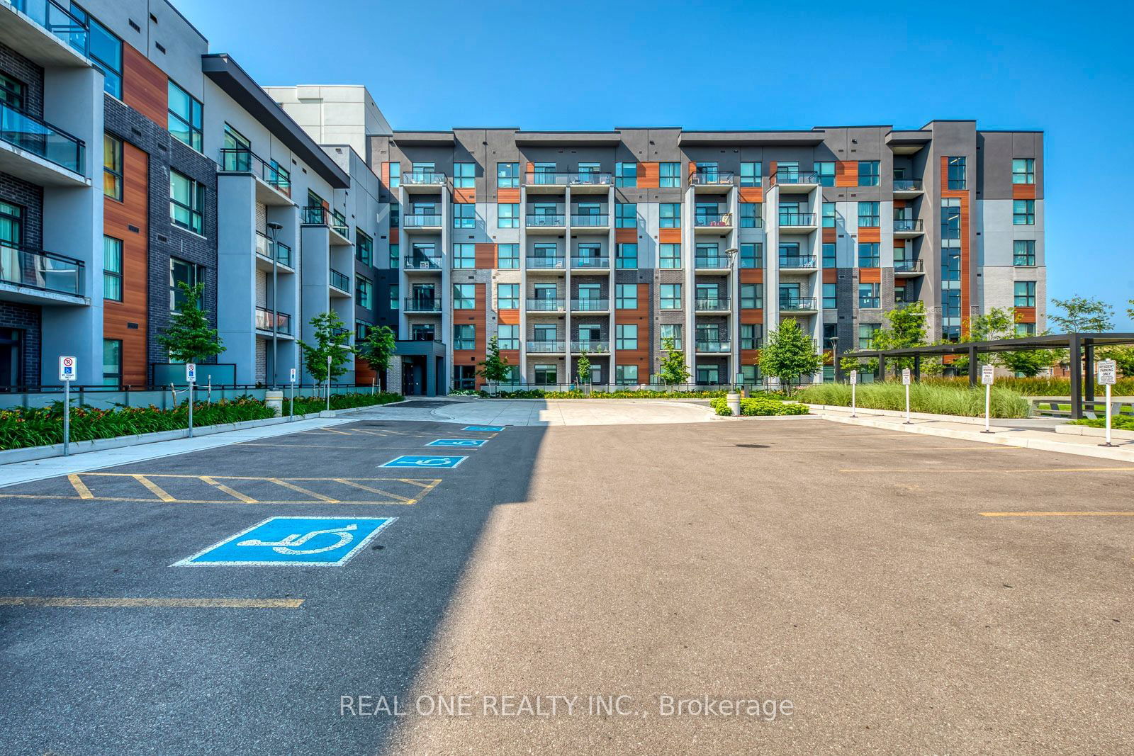 Condo for sale at 417-95 Dundas Street, Oakville, Rural Oakville, L6M 5N4 - MLS: W11964699