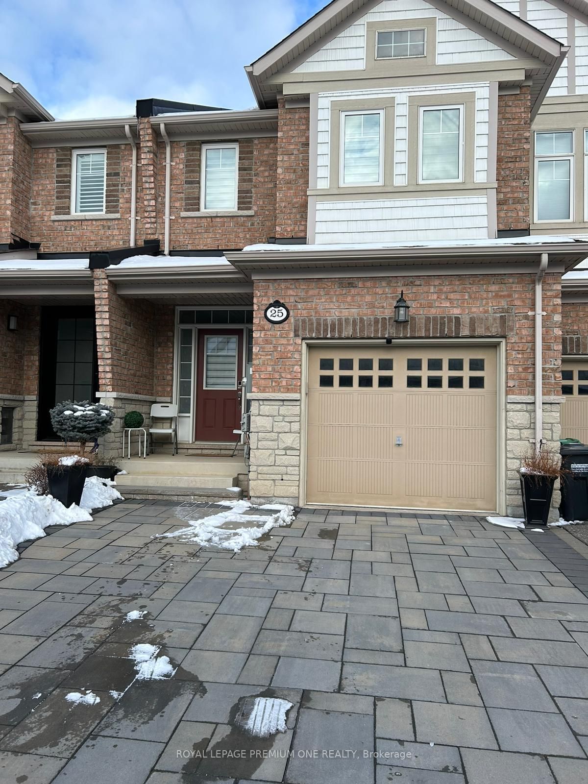 Townhouse for sale at 25 VINEWOOD Road, Caledon, Caledon Village, L7C 1A9 - MLS: W11964954