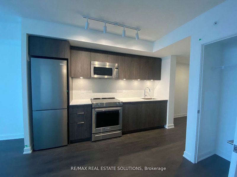 1611 - 30 Samuel Wood Way, Toronto, M9B 0C9 | Image 3