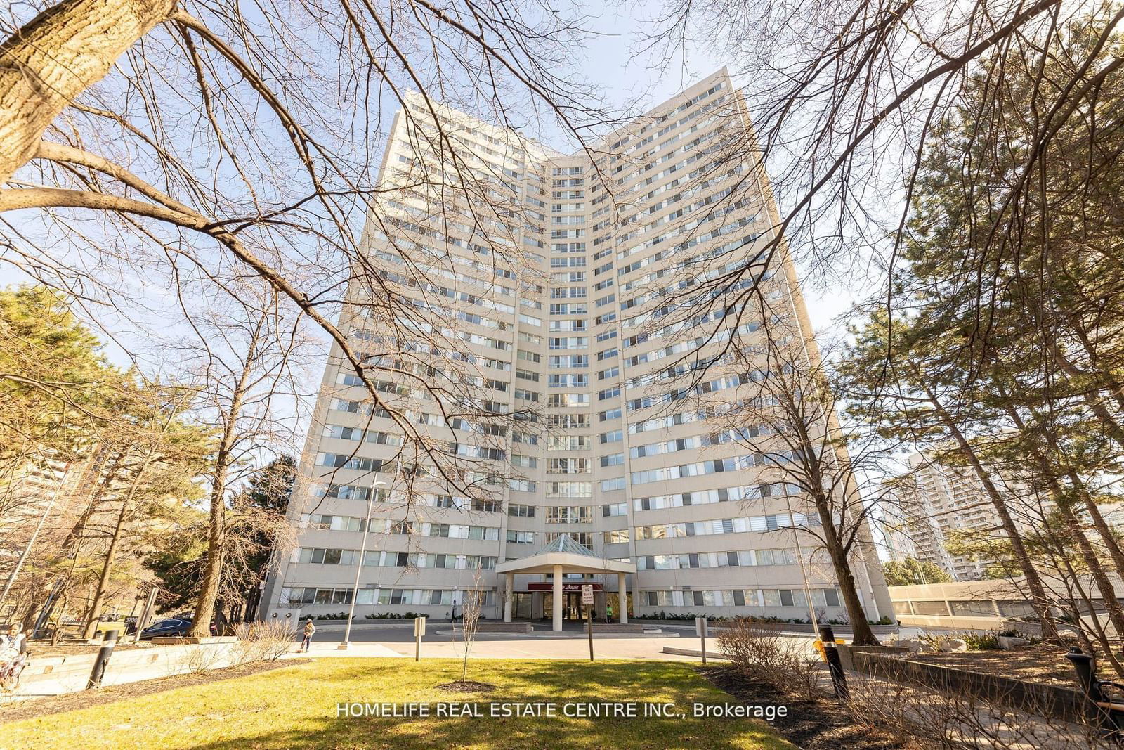 Condo for sale at 411-3700 Kaneff Crescent, Mississauga, Mississauga Valleys, L5A 4B8 - MLS: W11965128