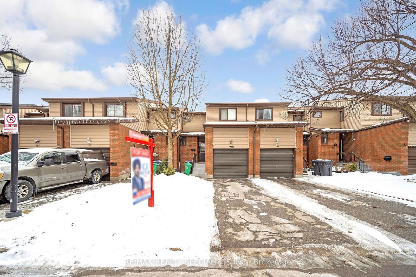 Townhouse for sale at 95 Carleton Place, Brampton, Bramalea West Industrial, L6T 3Z4 - MLS: W11965222