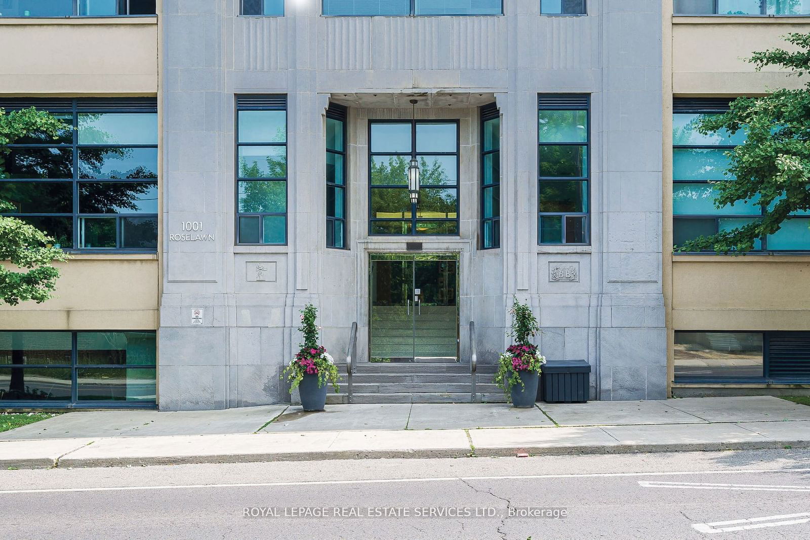 Condo for sale at 205-1001 Roselawn Avenue, Toronto, Briar Hill-Belgravia, M6B 4M4 - MLS: W11965242