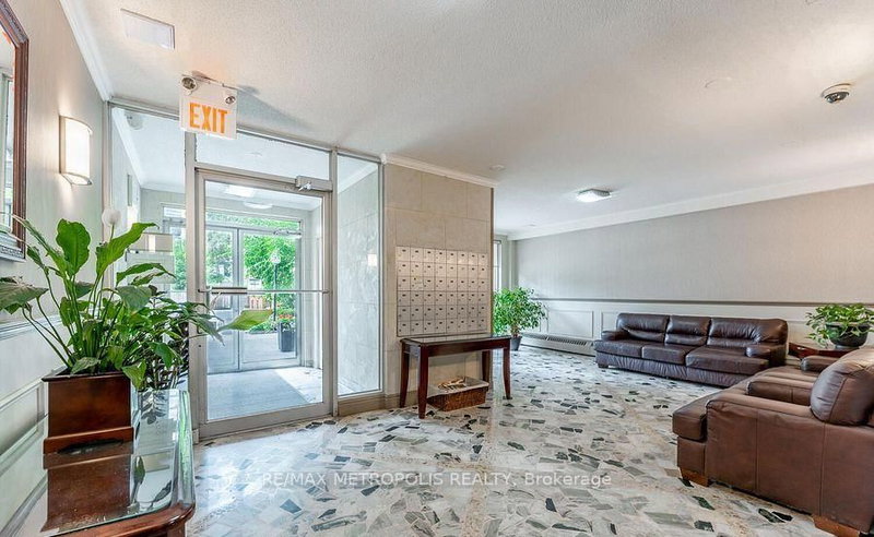 704 - 15 Elizabeth St N, Mississauga, L5G 2Z3 | Image 2