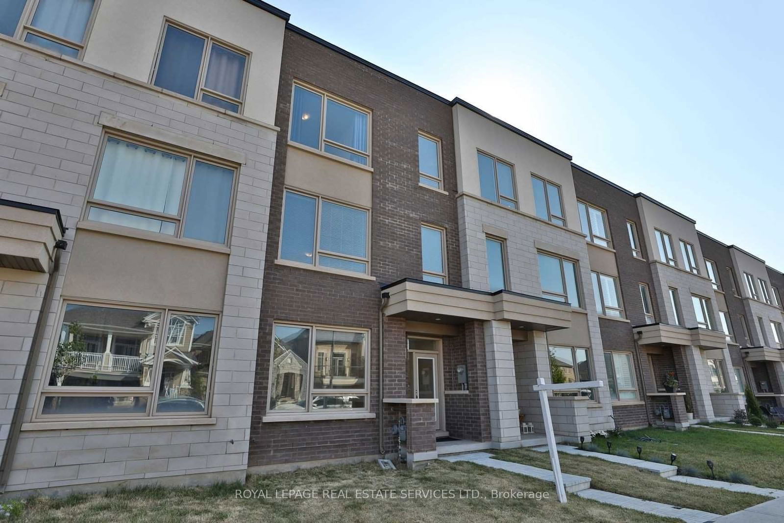 Townhouse for lease at 3139 Ernest Appelbe Boulevard, Oakville, Rural Oakville, L6H 0N8 - MLS: W11965546