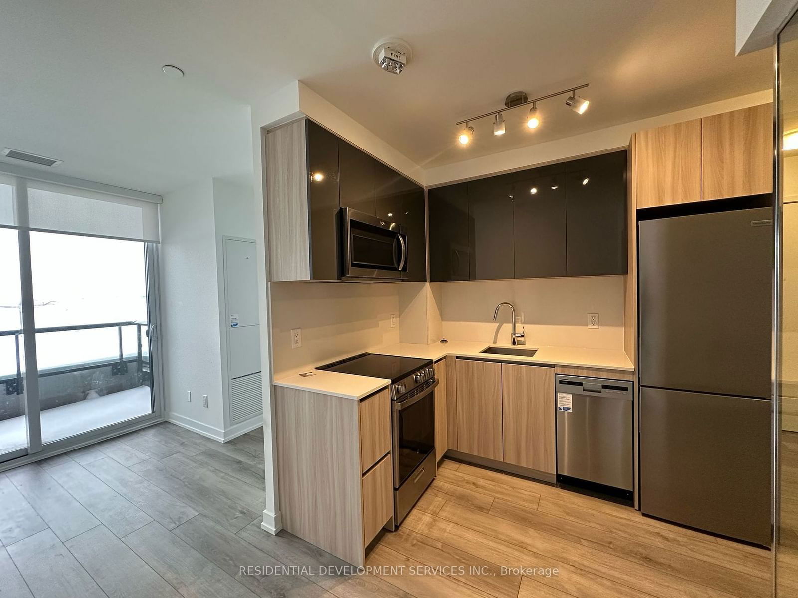 Condo for lease at 1009-3100 Keele Street, Toronto, Downsview-Roding-CFB, M3M 0E1 - MLS: W11965564