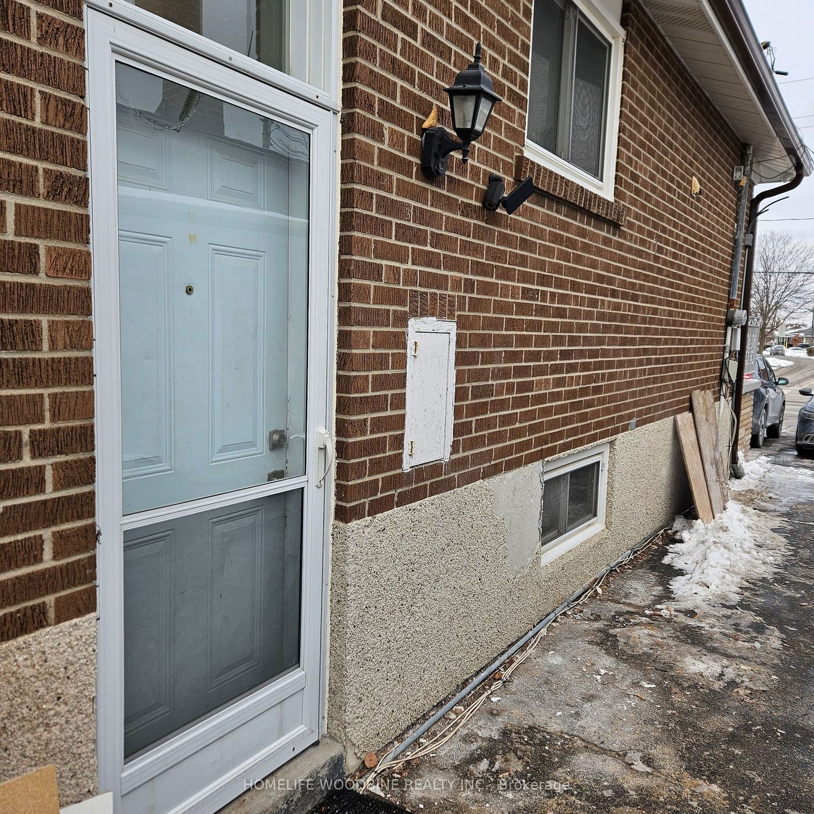 Semi-Detached House for lease at 184 Duncanwoods Drive, Toronto, Humber Summit, M9L 2E3 - MLS: W11965588