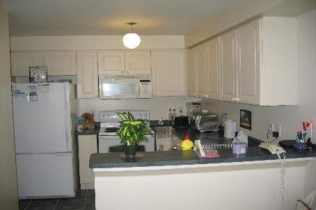 3376 Angel Pass Dr, Mississauga, L5M7K5 | Image 3