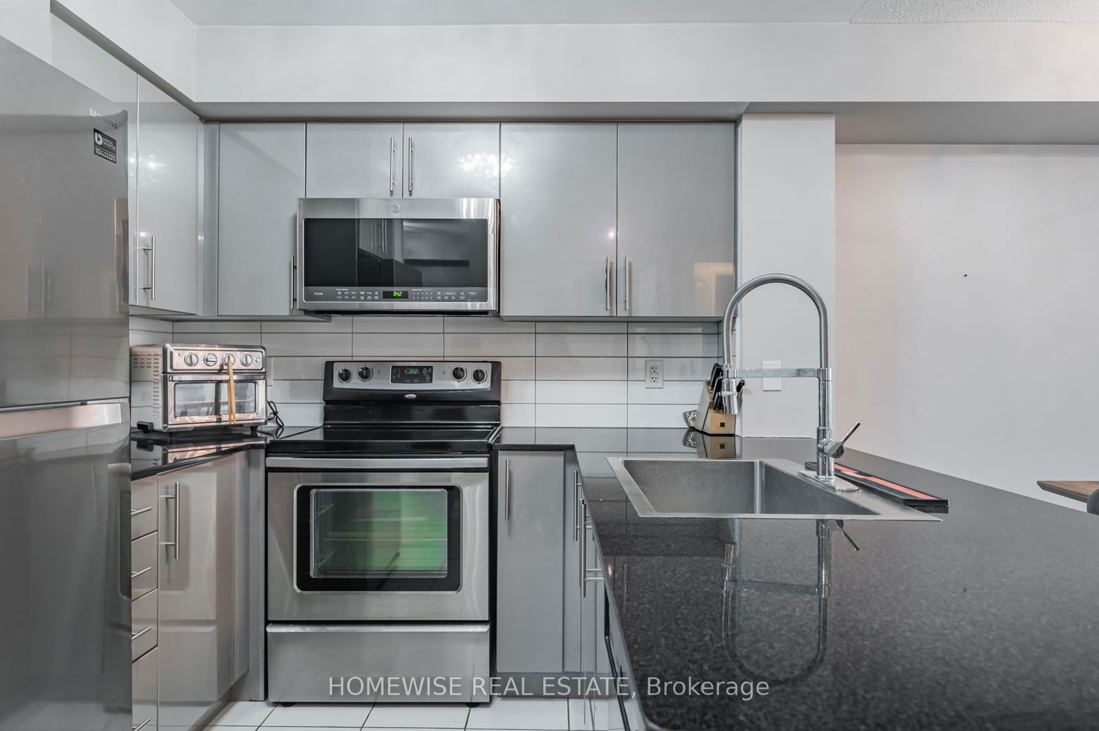 Condo for sale at 717-1070 Sheppard Avenue, Toronto, York University Heights, M3J 0G8 - MLS: W11965653