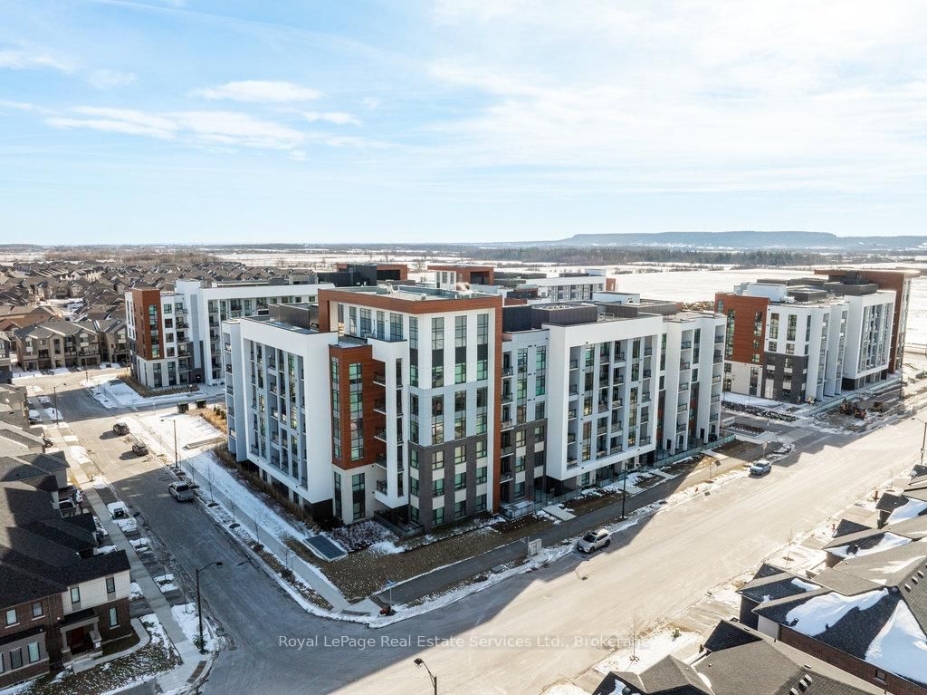 Building at 460 Gordon Krantz Avenue, Milton, Harrison