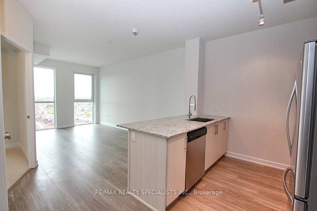 Condo leased at 1521-4055 Parkside Village Drive, Mississauga, City Centre, L5B 0K8 - MLS: W11966163