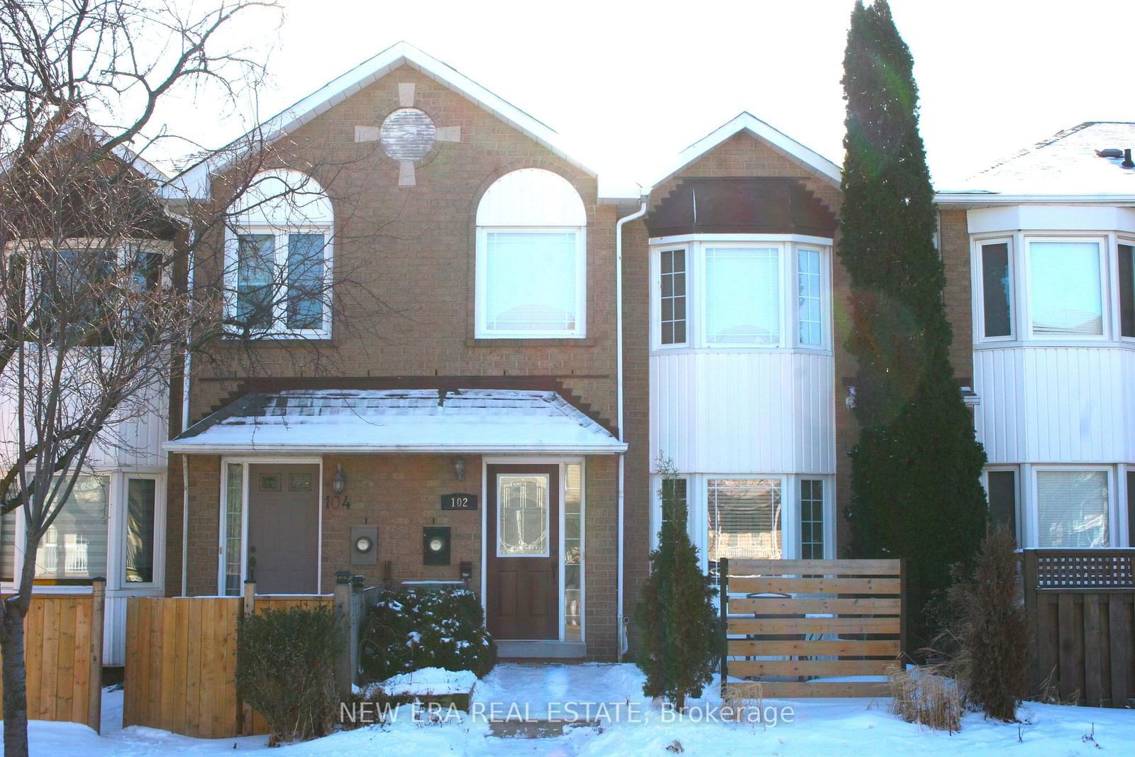 Townhouse for sale at 102 Glenashton Drive, Oakville, RO River Oaks, L6H 6G3 - MLS: W11966221