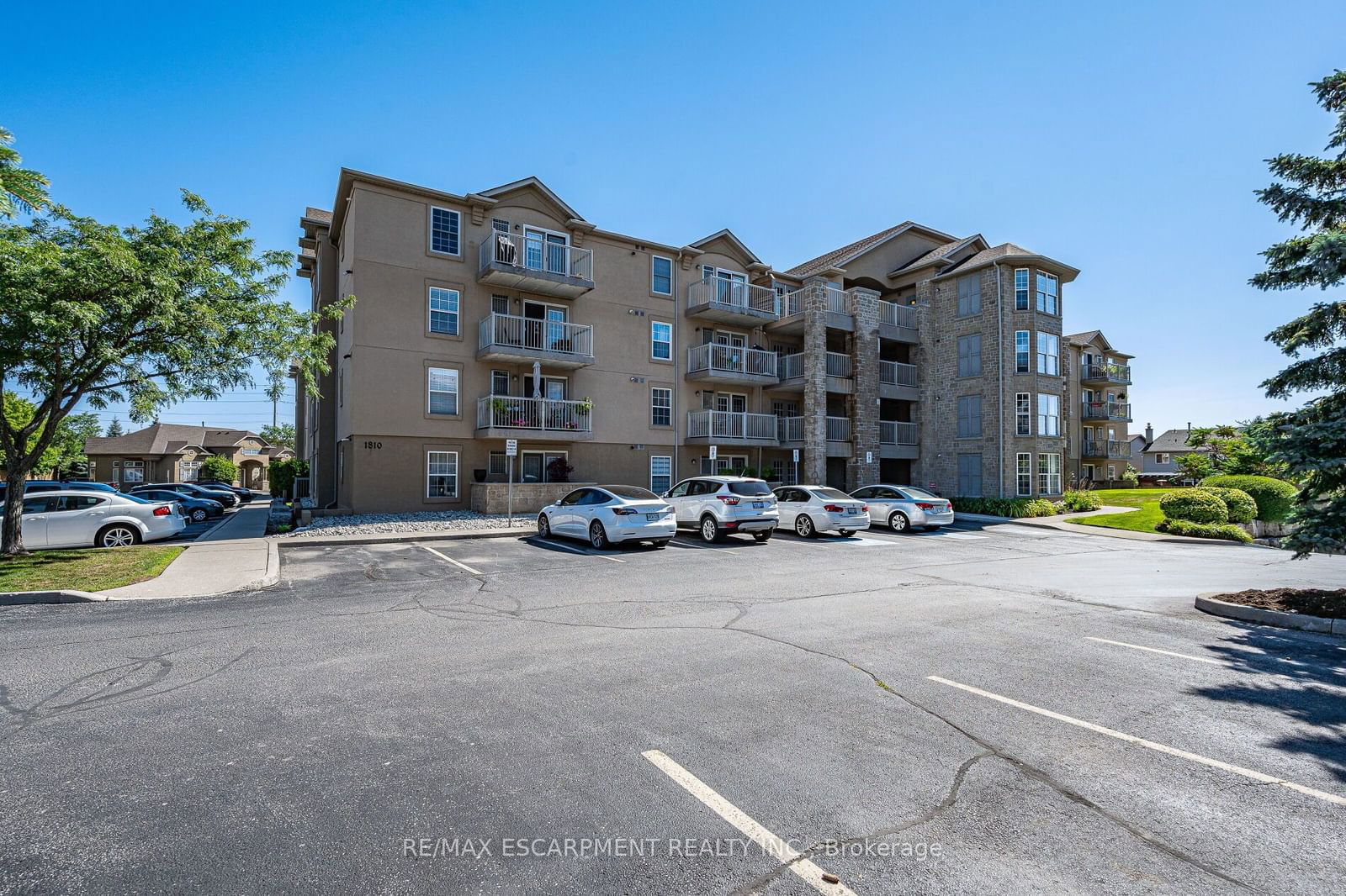 Condo leased at 409-1810 Walker's Line, Burlington, Palmer, L7M 4V3 - MLS: W11966225