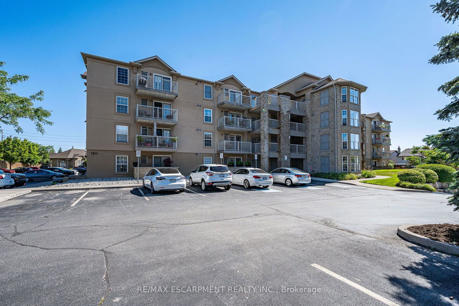 Condo leased at 409-1810 Walker's Line, Burlington, Palmer, L7M 4V3 - MLS: W11966225