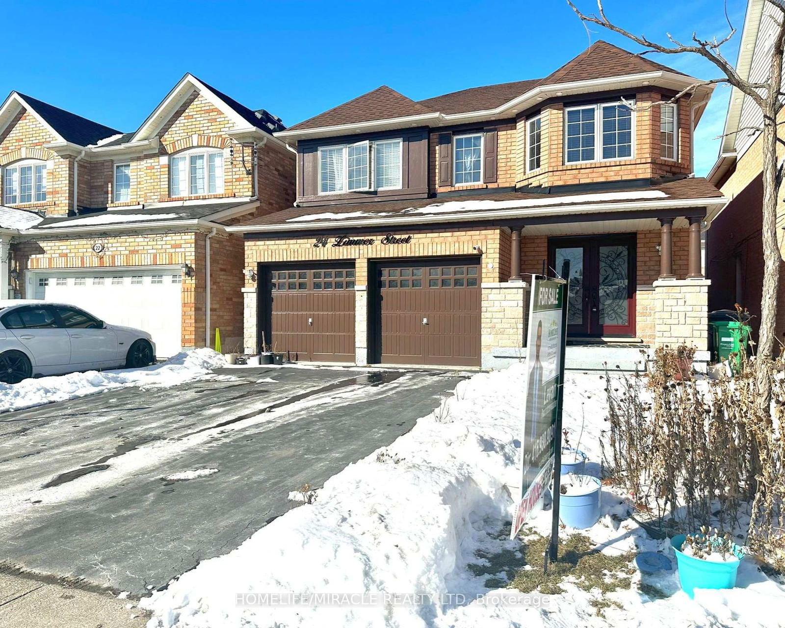 Detached House for sale at 24 Zimmer Street, Brampton, Gore Industrial North, L6S 6L3 - MLS: W11966264