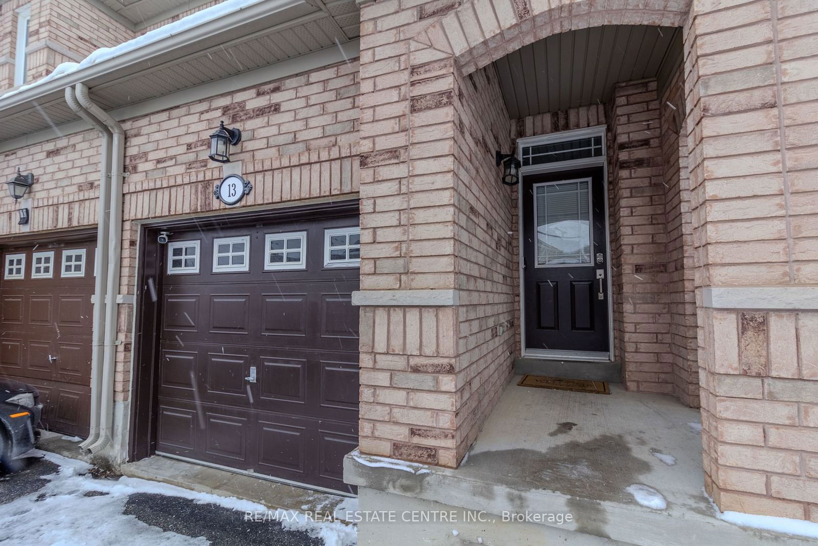 Townhouse for sale at 13 Percy Gate, Brampton, Fletcher's Meadow, L7A 3S1 - MLS: W11966362