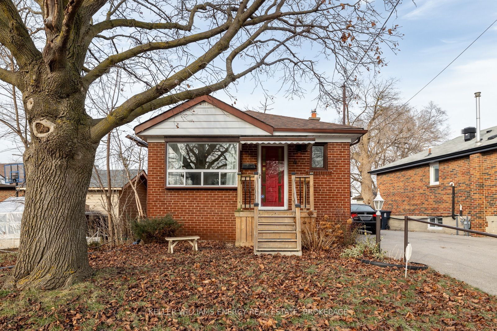 Detached House sold at 4 Windal Avenue, Toronto, Weston, M9N 2C3 - MLS: W11966770