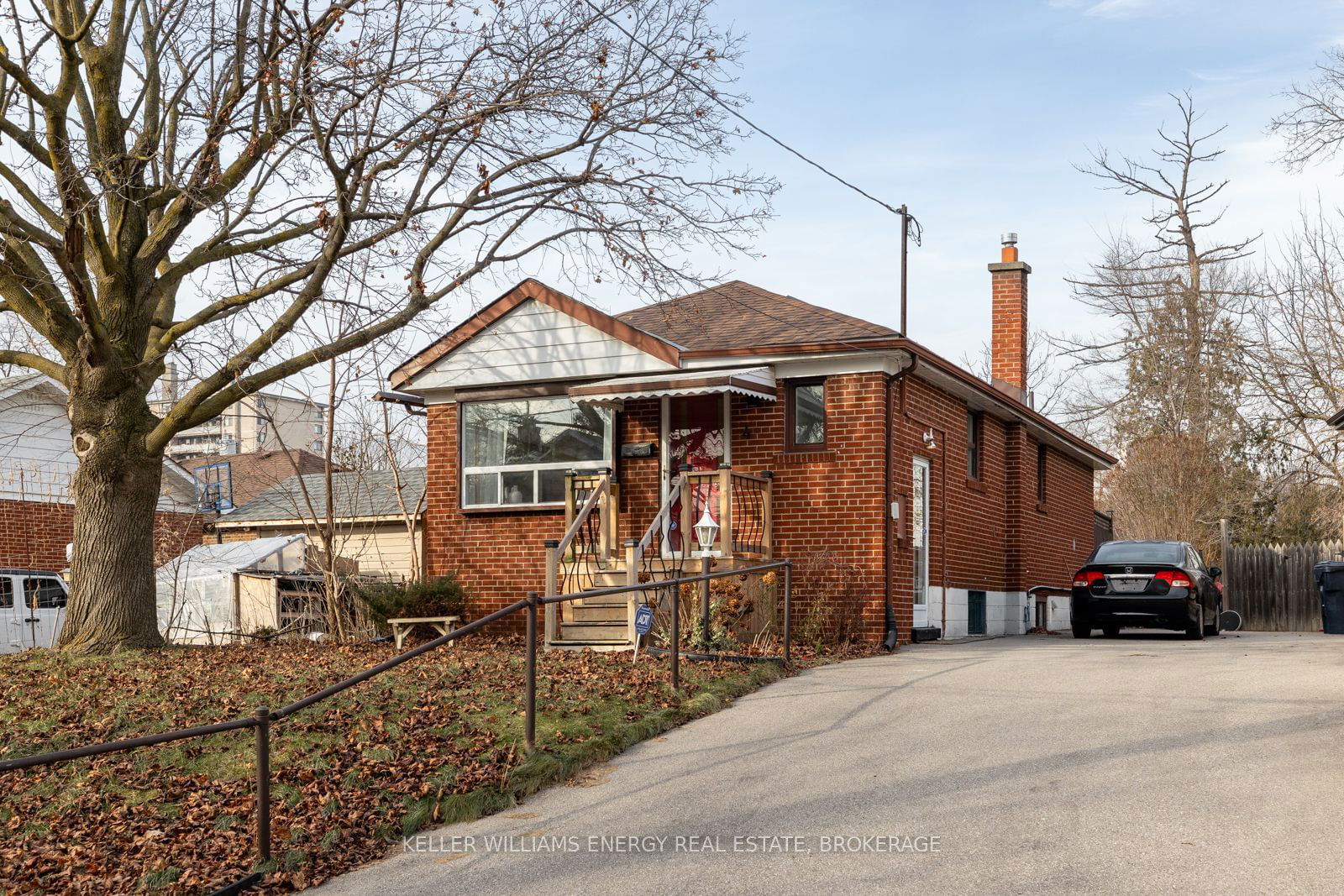 Detached House sold at 4 Windal Avenue, Toronto, Weston, M9N 2C3 - MLS: W11966770