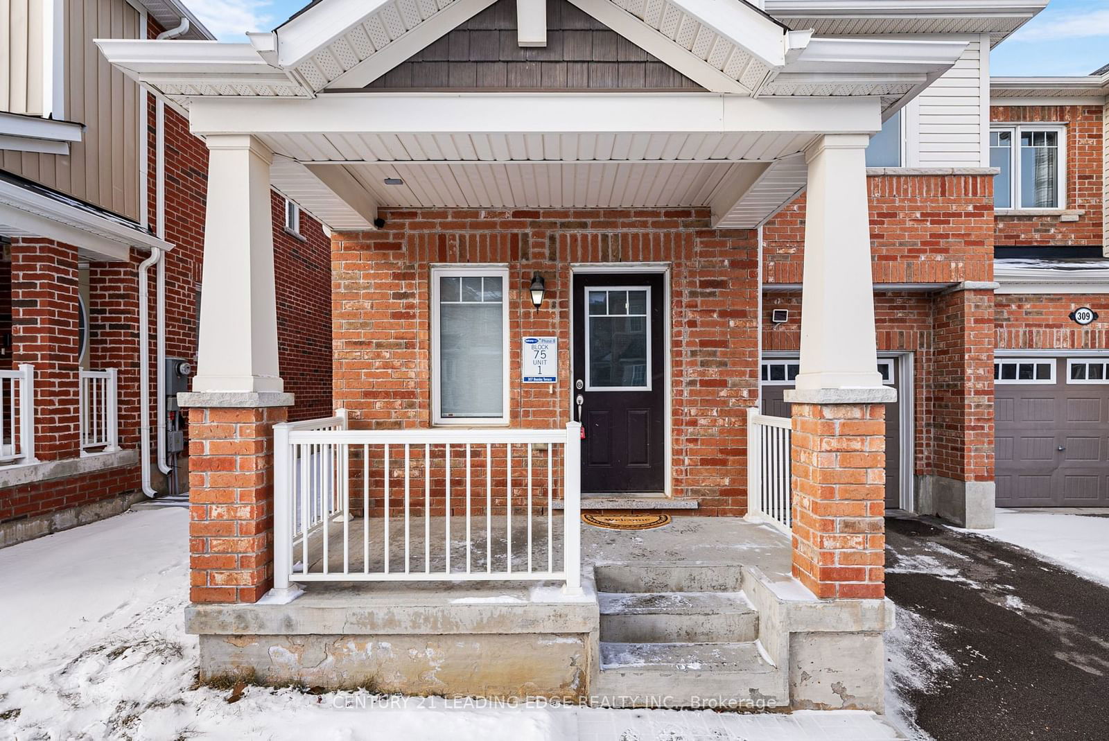 Townhouse for sale at 307 Beasley Terrace, Milton, Ford, L9E 1C4 - MLS: W11966956