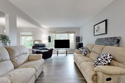 44 Deloraine Dr, Brampton - Southgate image-0-2