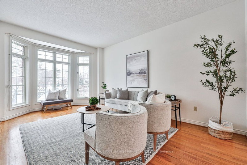 3952 Rolling Valley Dr, Mississauga, L5L 5V9 | Image 3