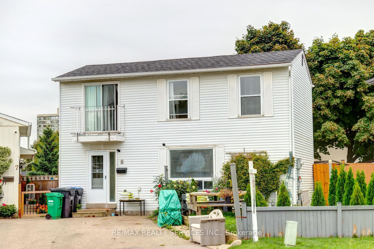 Building at 8 Heatherside Court, Brampton, Central Park