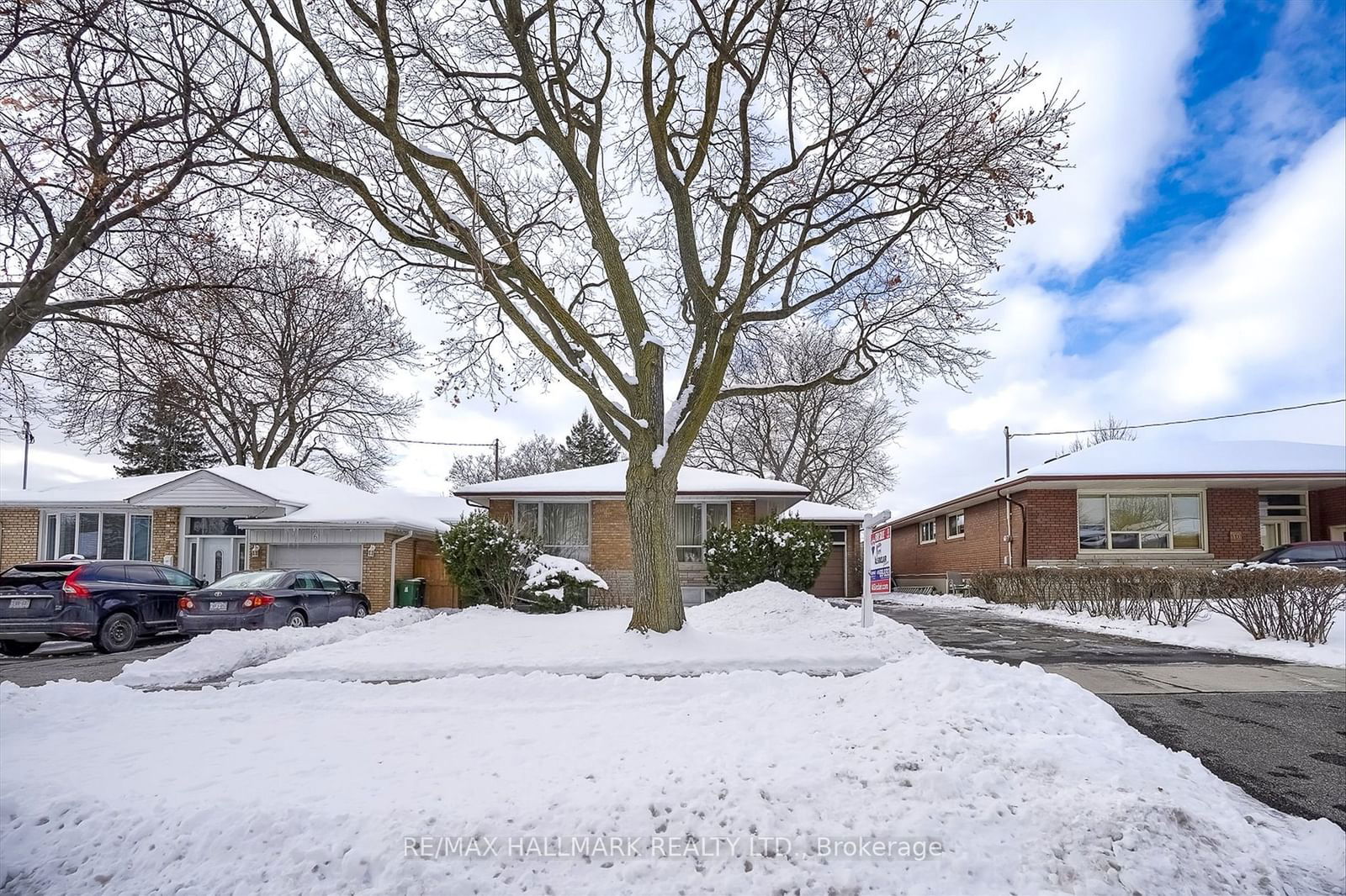 Detached House sold at 8 Baleberry Crescent, Toronto, Kingsview Village-The Westway, M9P 3L2 - MLS: W11967677