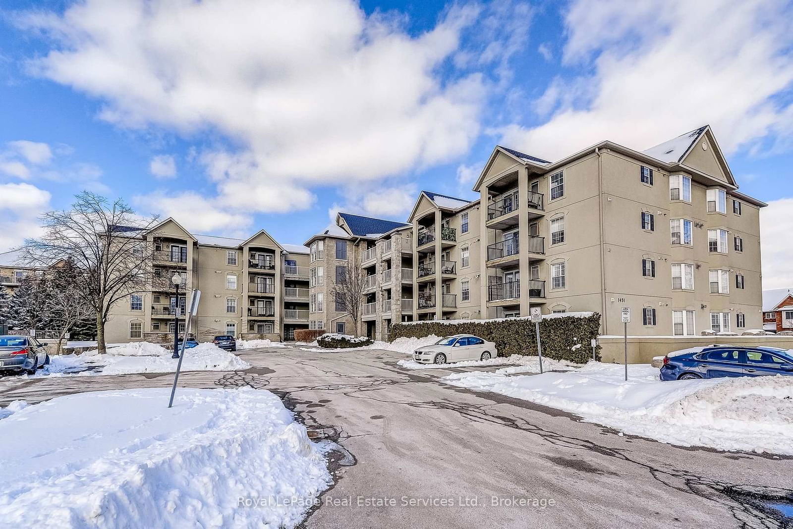 Condo for sale at 411-1431 Walkers Line, Burlington, Tansley, L7M 4P3 - MLS: W11967709