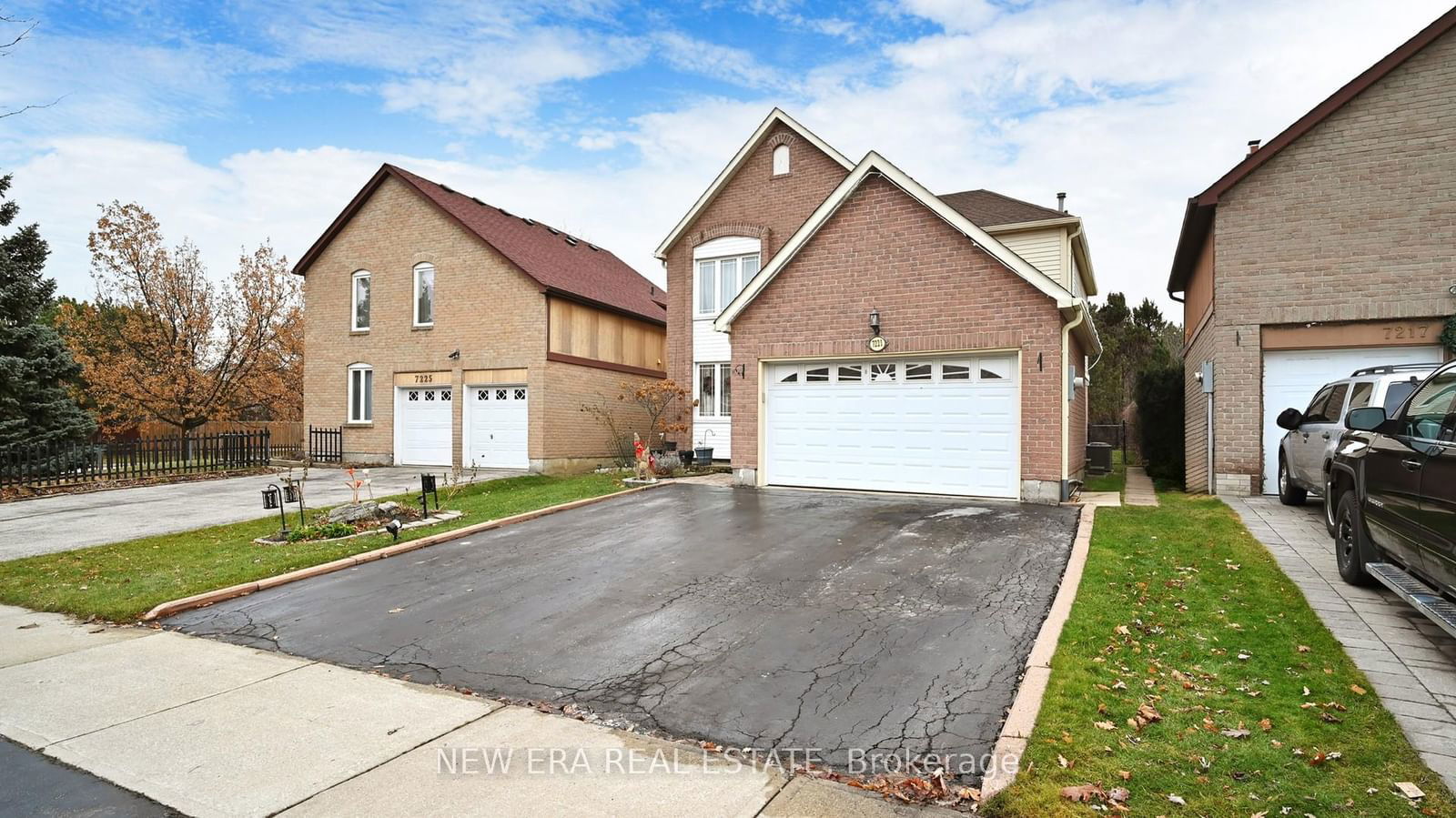 Detached House sold at 7221 Danton Promenade, Mississauga, Meadowvale, L5N 5C5 - MLS: W11967726