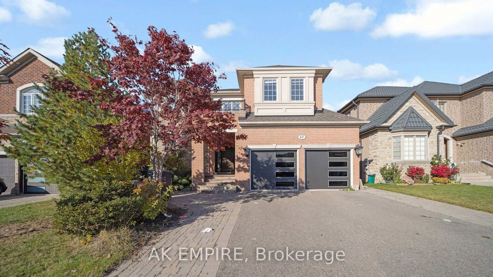 Detached House for sale at 67 Saint Hubert Drive, Brampton, Vales of Castlemore North, L6P 1Y5 - MLS: W11967812