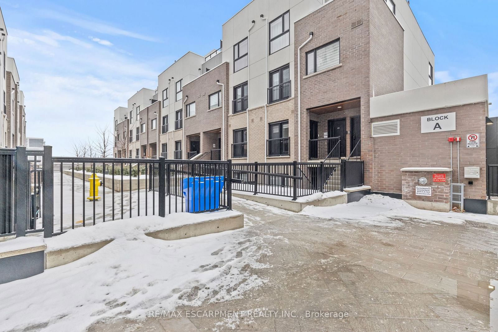 Townhouse for sale at 307-349 WHEAT BOOM Drive, Oakville, 1002 - CO Central, L6H 7X5 - MLS: W11967892