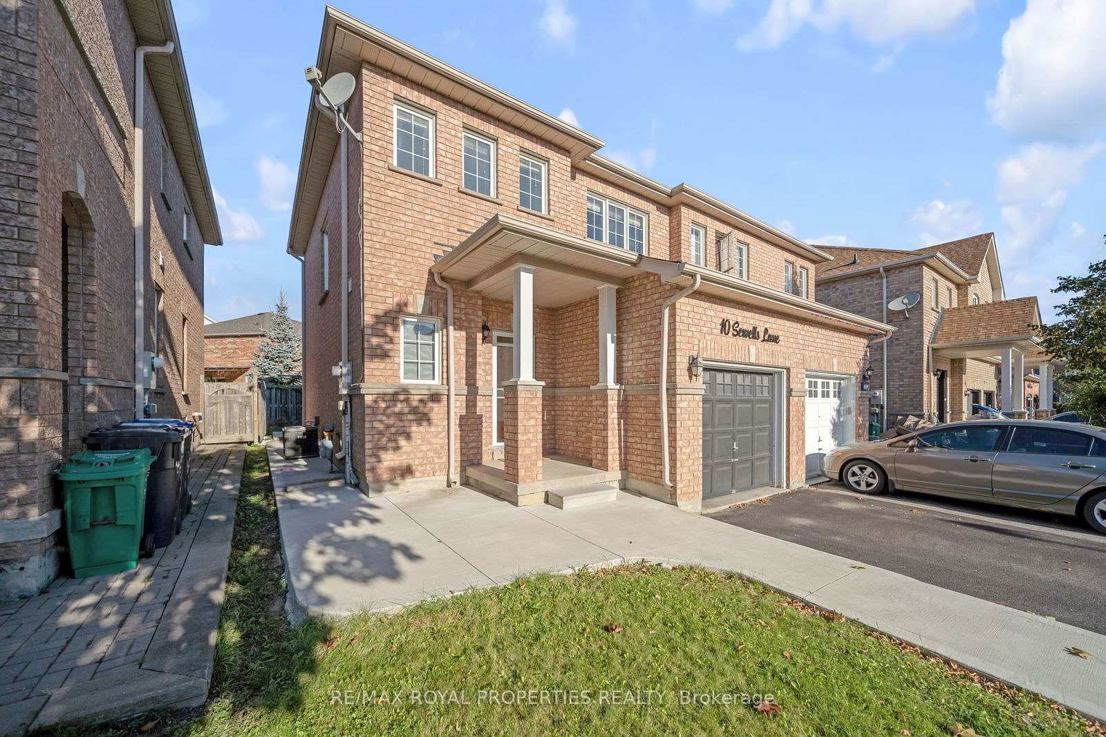 Townhouse for lease at 10 Sewells Lane, Brampton, Fletcher's Meadow, L7A 3A1 - MLS: W11967893